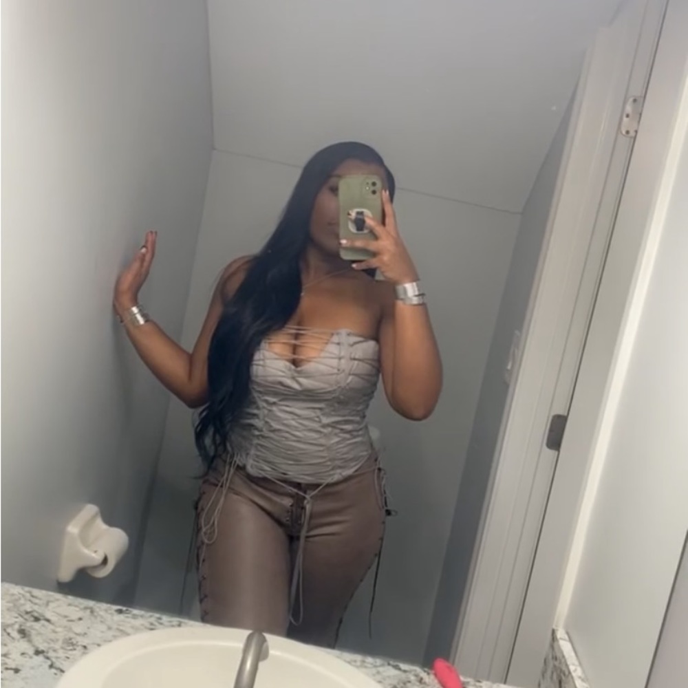 I’m selling a Two Piece set it can be worn separately